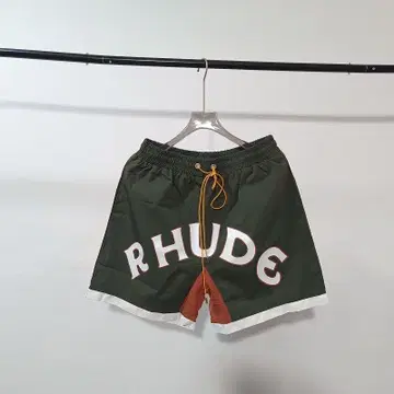 RHUDE 올리브 그린 숏 팬츠