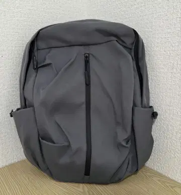 그레이 심플 백팩
