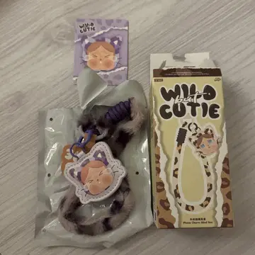 POPMART crybaby wildbutcutie 폰 시리즈
