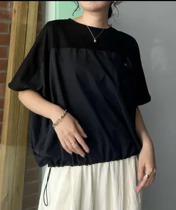 제나 천 절개 실케트 티셔츠