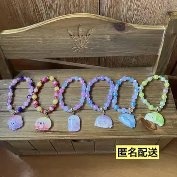둥근 눈의 수족관 팔찌 오징어 문어 쏠배감펭 돌고래 거북이