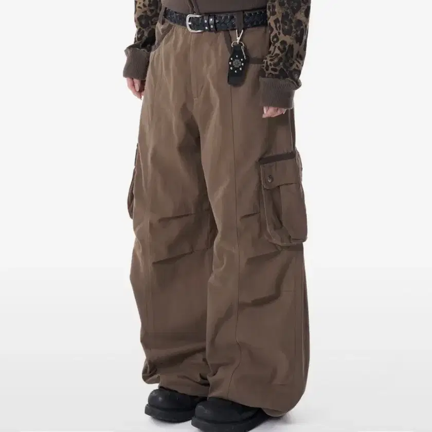 パンツ AAKAM Knee PinTuck Contrast Cargo Pants MUSINSA公式 | AAKAM Knee Pin-tuck Contrast Cargo Pants (Black)