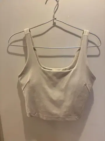 Lululemon 베이지 탱크탑