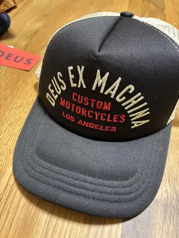 DEUS EX MACHINA 트래커 캡