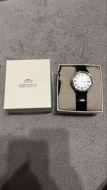 ORIENT 아날로그 시계 화이트/블랙