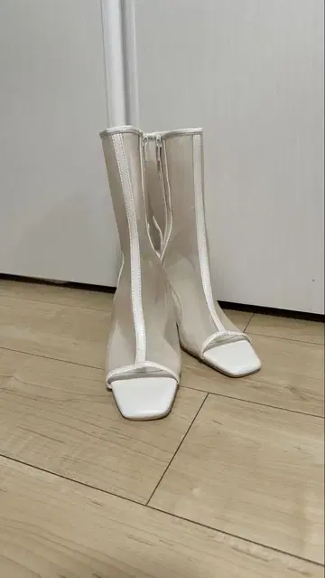 머큐리 듀오 화이트 메쉬 오픈토 부티