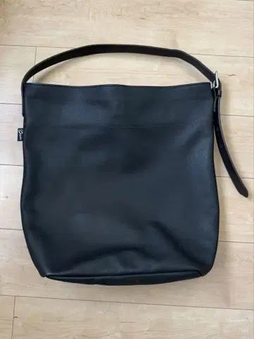 브래디 for BIOTOP / 독점 LEVEN