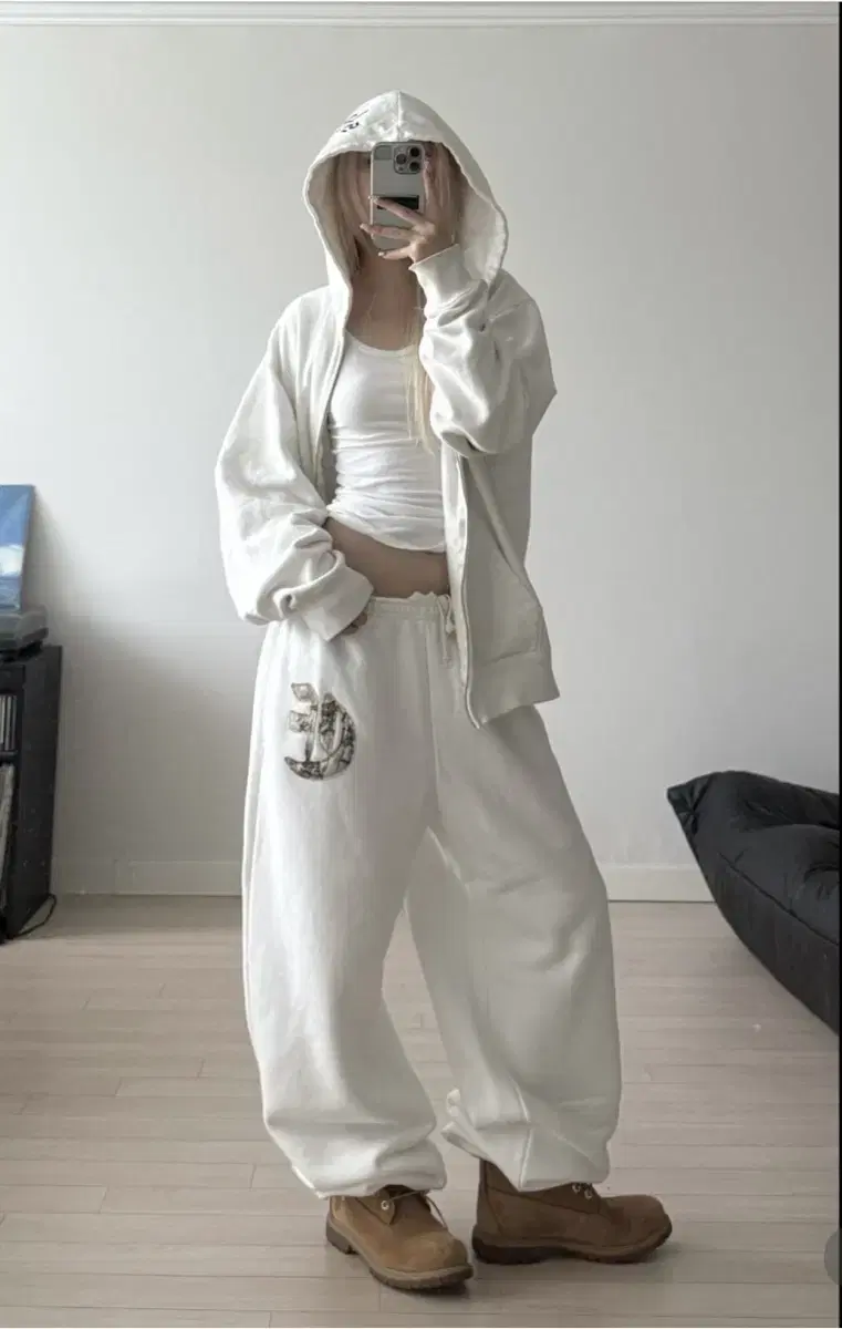 ERTR 니들 리얼트리 조거팬츠 화이트 m