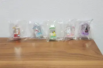 쵸네비와 여우 구미호 반짝반짝 오일 키링 5종
