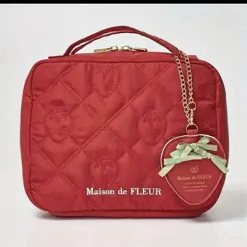 Maison de FLEUR 메종 드 플뢰르 로고 파우치 딸기 참 장식