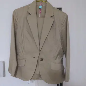 엘르 베이지 블레이저와 팬츠 세트