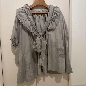 mudoca 무도카 후드 부착 리본 블라우스