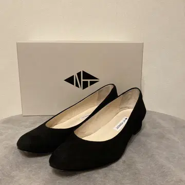 NT MOMENT 블랙 로우 힐 펌프스