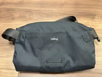 Bellroy Lite Sling 경량 크로스 바디 백 블랙