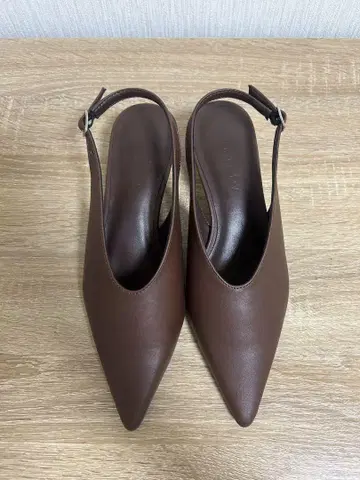 브라운 스틸레토 슬링백 뮬