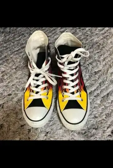 컨버스 하이컷 스니커즈 파이어