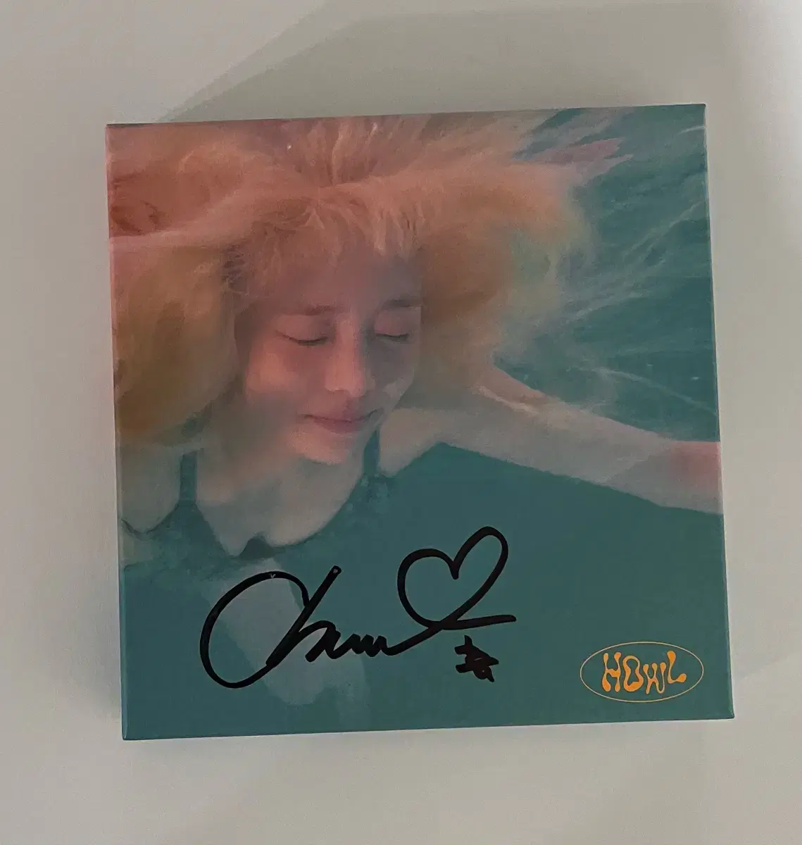 Loona Chuu Autographed Album