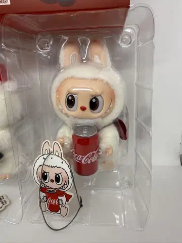 POP MART (팝마트) 러브 코카콜라