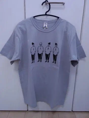 새상품 택 포함 그레이 티셔츠 M 사이즈
