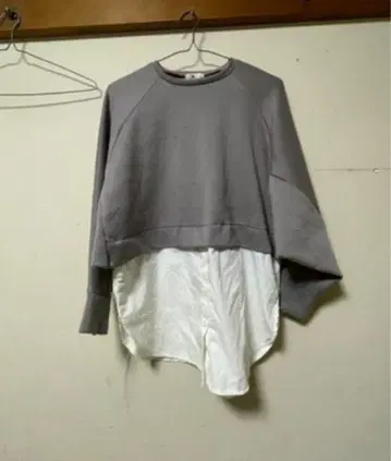 레이어드 디자인 긴팔 상의 그레이