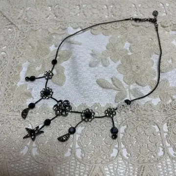 결혼식 파티 동창회 드레스업 블랙 꽃과 별 모티브 목걸이