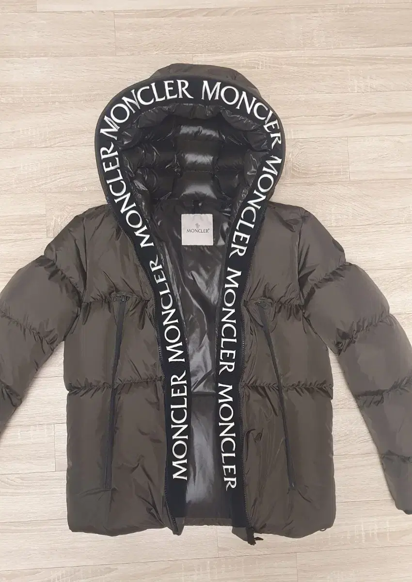 Moncler MONTCLA Padding (Dark Brown, Size 3)