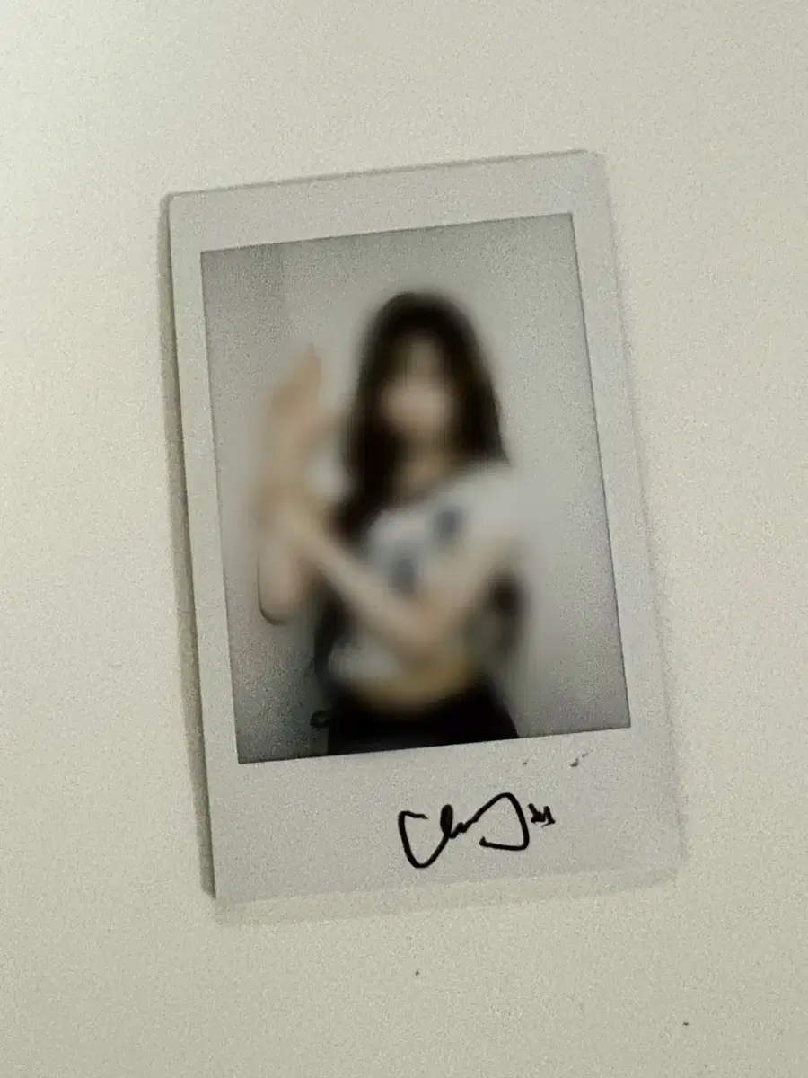 Triples Chaewon Autographed Polaroid Sign Pola Sign Polaroid Fansign Object