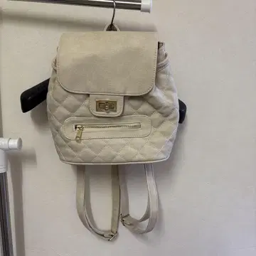 아이보리 퀼팅 백팩