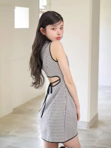 Darich 다리치 허리 오픈 체크 미니 원피스