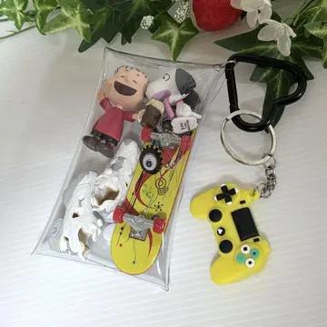 가챠 파우치 스누피 리복
