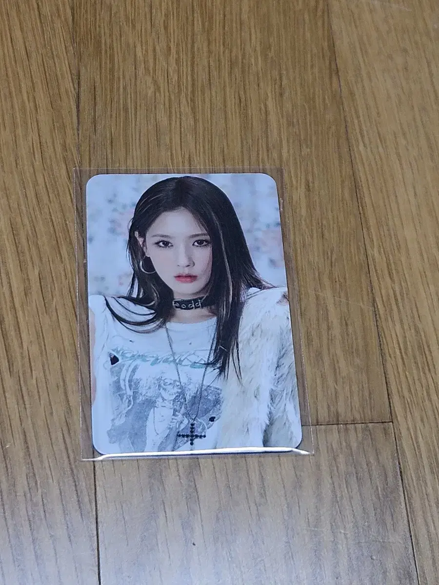 idle miyeon poca