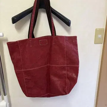 빨간색 가죽 토트백 스트라이프 핸들