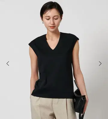 UNITED ARROWS 블랙 V넥 슬리브리스 코튼 100%
