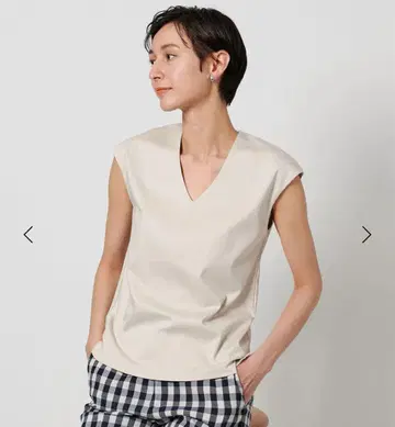 UNITED ARROWS 베이지 V넥 슬리브리스 코튼 100%