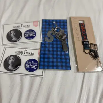 SixTONES 키링 캔 배치