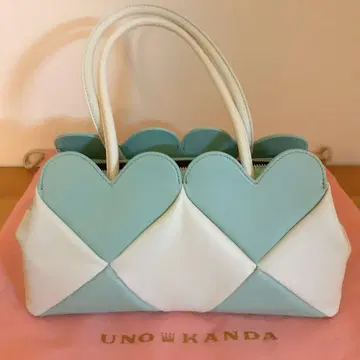UNO KANDA 하트 모양 가죽 핸드백