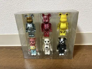 메디콤 토이 BE@RBRICK 베어브릭 토이저러스
