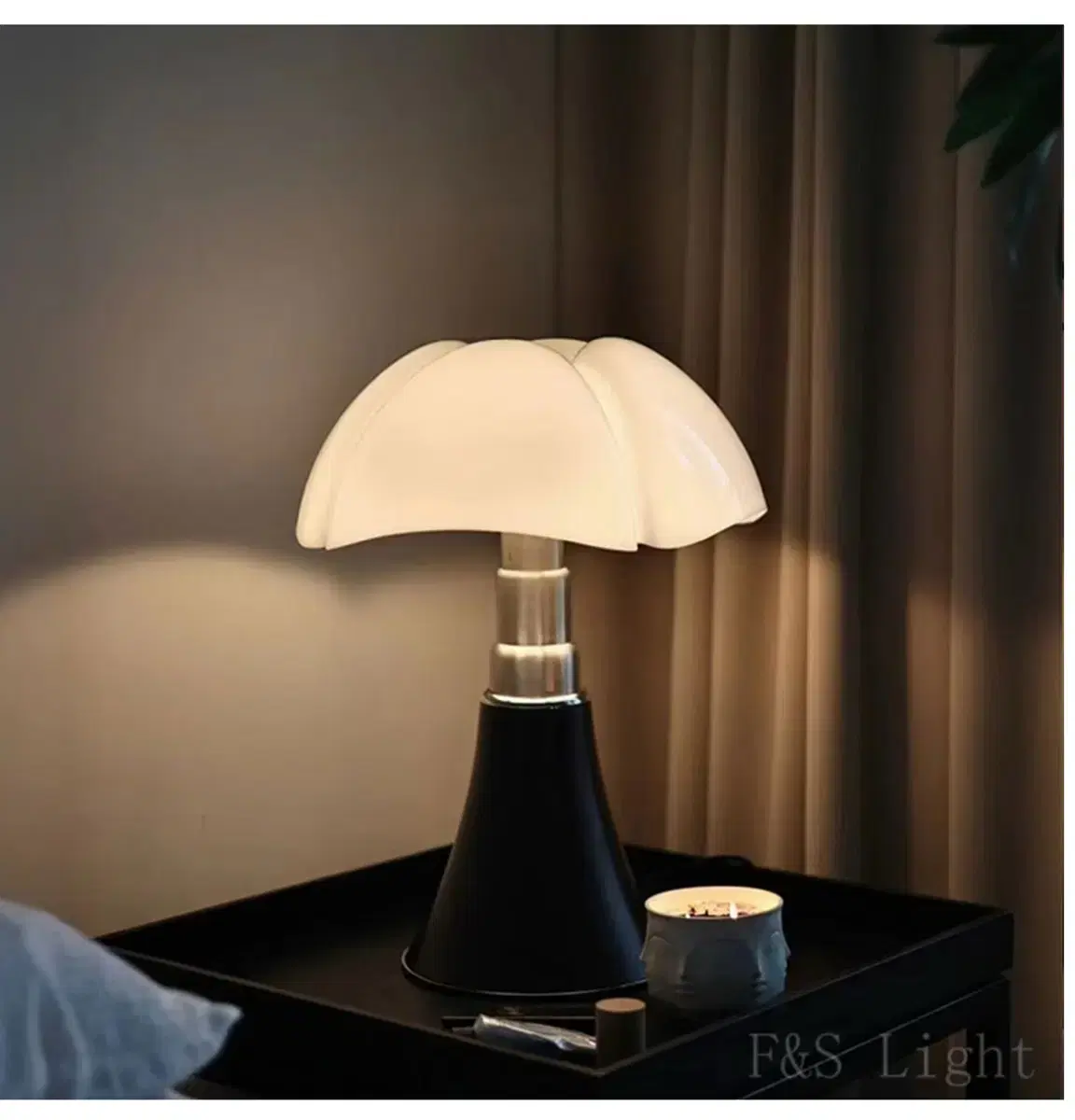 F&S Mushroom Table Lamp (Black)