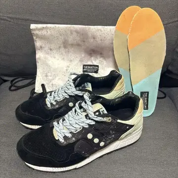 레어템 saucony shadow 5000 the quiet life