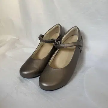 파소핏 플랫 슈즈 브론즈