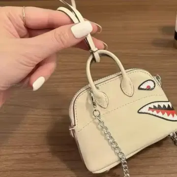 천연 가죽 참 키링 이어폰 케이스 샤크 상어 짙은 화이트