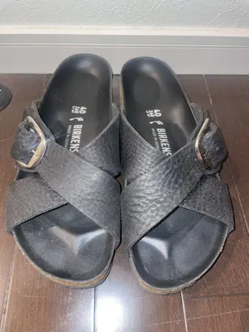 새상품급 BIRKENSTOCK 블랙 샌들 40 뷰티 유스 콜라보