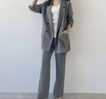 그레이 팬츠 슬릿