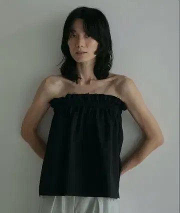 아누케 커트 오프 베어 톱스