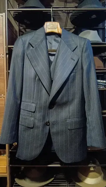 오더 수트 도멜