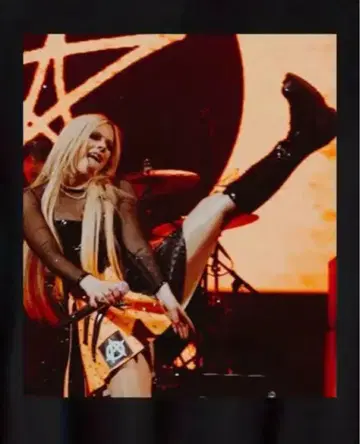 아빌 라빈 Avril Lavigne 티셔츠 아빌 라빈