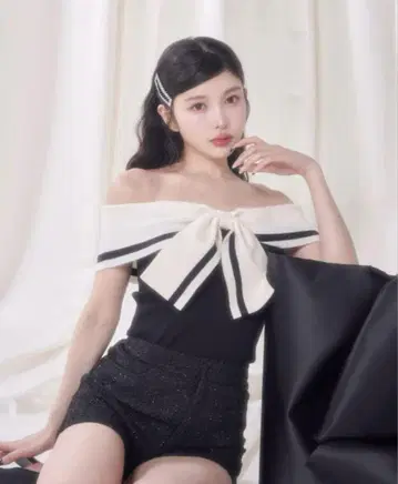 다리치 빅 리본 오프숄더 니트 탑