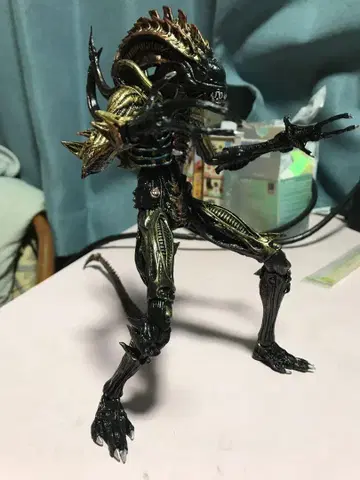NECA 맨티스 에이리언 중고