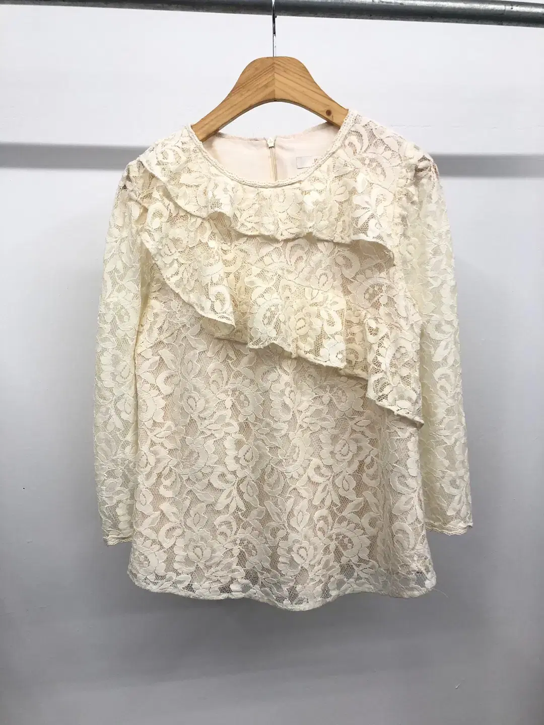 jjJigott Ruffle Lay Lace Blouse 55