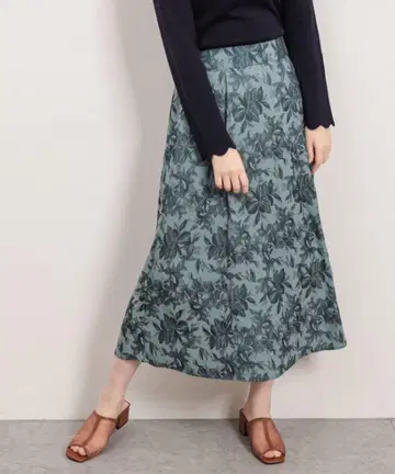 natural couture/아트 플라워 자카드 무늬 턱 플레어 스커트